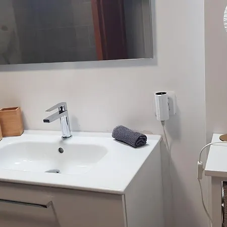 Sonne & Meerblick Aus 40 Grad Heissem Whirlpool Geniessen - Zentral Am Hafen Und Dennoch Ruhig Apartment *