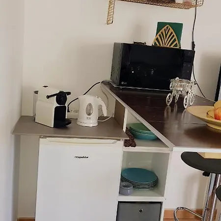 Sonne & Meerblick Aus 40 Grad Heissem Whirlpool Geniessen - Zentral Am Hafen Und Dennoch Ruhig