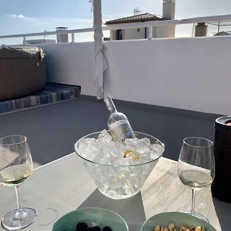 Sonne & Meerblick Aus 40 Grad Heissem Whirlpool Geniessen - Zentral Am Hafen Und Dennoch Ruhig * 칼라 라트자다