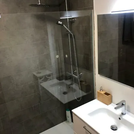 Sonne & Meerblick Aus 40 Grad Heissem Whirlpool Geniessen - Zentral Am Hafen Und Dennoch Ruhig * 칼라 라트자다