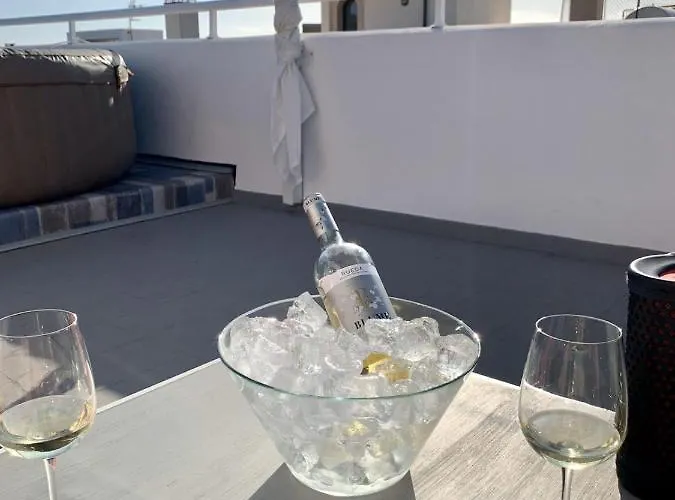 Sonne & Meerblick Aus 40 Grad Heissem Whirlpool Geniessen - Zentral Am Hafen Und Dennoch Ruhig * Cala Ratjada (Mallorca)